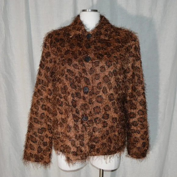 Town & Travel Button Down Top - Picture 1 of 6